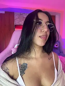 Tamara Roberts1 online show from March 27, 1:00 am