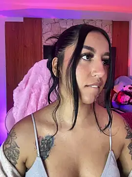 Tamara Roberts1 online show from April 23, 2:46 am