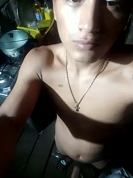 Snapshot of Huebolocko chatting on December 2, 5:37 am Huebolocko online show from December 2, 5:37 am