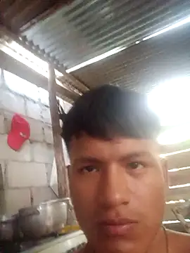 Snapshot of Huebolocko chatting on December 8, 9:19 pm Huebolocko online show from December 8, 9:19 pm