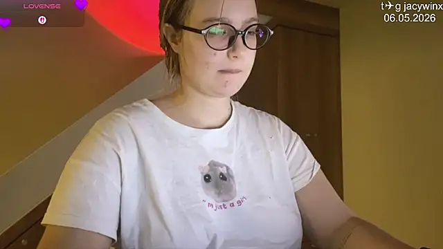 JacyWinslat online show from May 7, 11:37 am