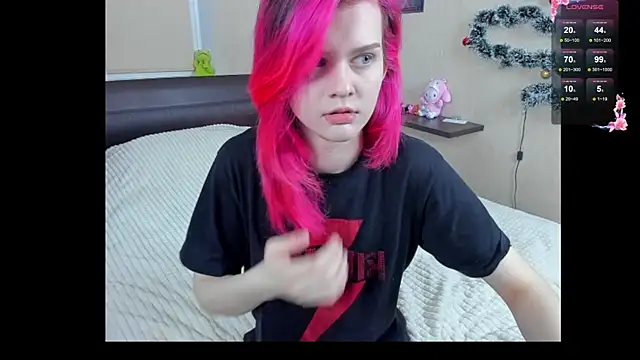 JulieTaylors online show from March 24, 10:15 pm