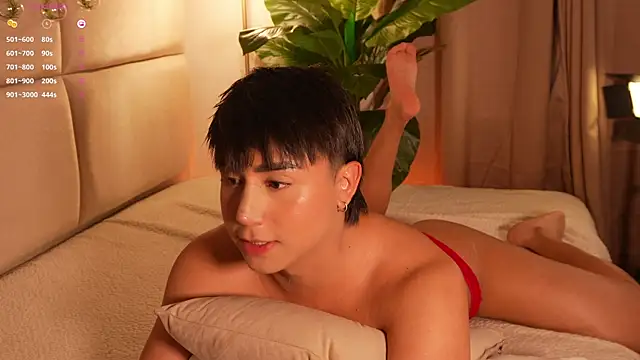 Snapshot of SweetHanson chatting on July 10, 7:38 pm SweetHanson online show from July 10, 7:38 pm