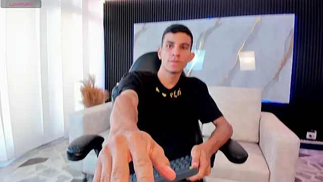 Aaron Scoot online show from March 9, 8:35 pm