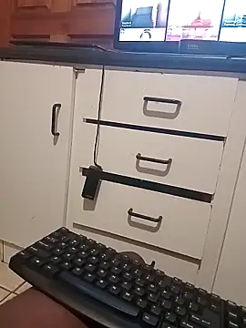 Lee195CA online show from March 11, 3:56 am