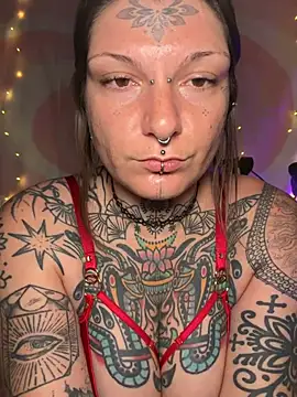 lizzardqueeen online show from March 23, 6:17 am