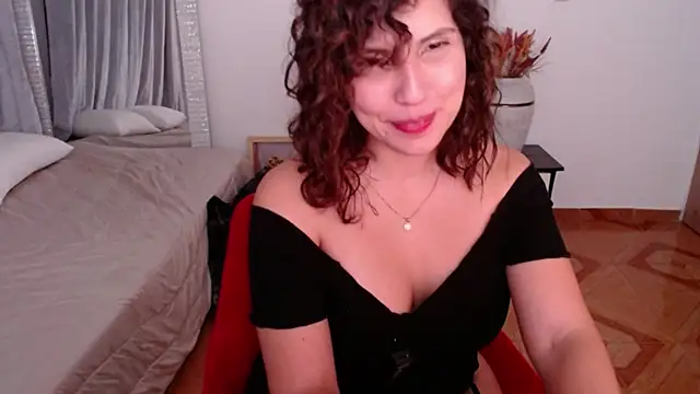 Snapshot of Sigrid- chatting on February 9, 5:19 am Sigrid- online show from February 9, 5:19 am