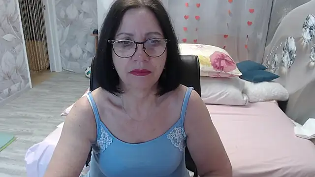 Snapshot of OlgaHottie chatting on April 28, 1:04 am OlgaHottie online show from April 28, 1:04 am