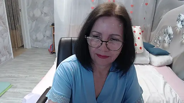 Snapshot of OlgaHottie chatting on May 24, 11:32 pm OlgaHottie online show from May 24, 11:32 pm
