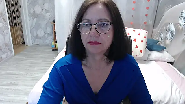 Snapshot of OlgaHottie chatting on June 2, 11:18 pm OlgaHottie online show from June 2, 11:18 pm
