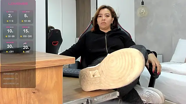 alma fenix online show from October 28, 12:30 pm