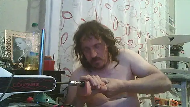 cyril020202 online show from June 18, 12:31 pm