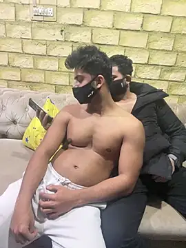 Snapshot of John_desihunk chatting on January 25, 7:49 pm John desihunk online show from January 25, 7:49 pm