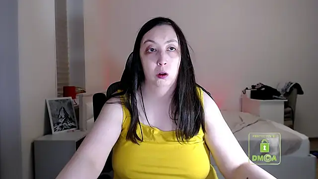 cute and hot online show from April 19, 6:10 pm