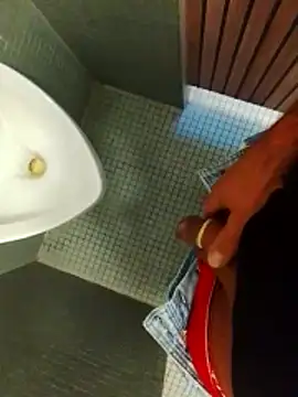 Niceblueeyes081288 online show from April 6, 5:41 am