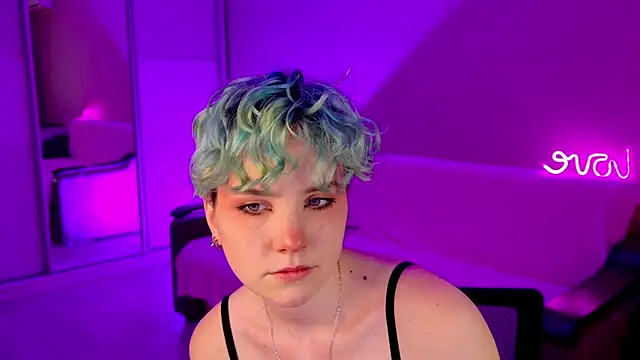 Snapshot of School_Love chatting on December 22, 1:11 pm School Love online show from December 22, 1:11 pm