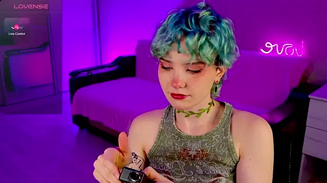 Snapshot of School_Love chatting on December 27, 1:18 pm School Love online show from December 27, 1:18 pm