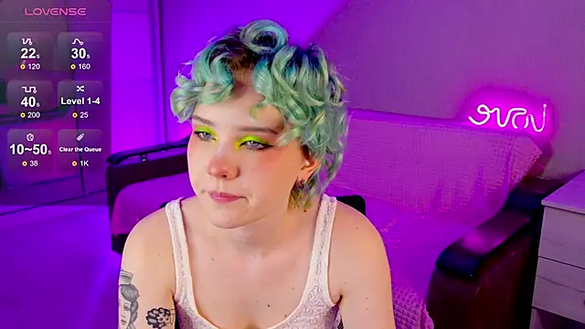 Snapshot of School_Love chatting on January 15, 1:09 pm School Love online show from January 15, 1:09 pm