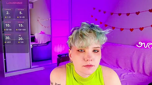 Snapshot of School_Love chatting on March 14, 1:02 pm School Love online show from March 14, 1:02 pm