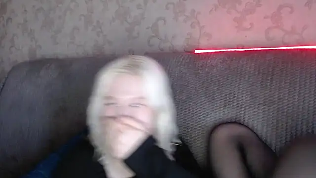 Snapshot of EnigmaSee chatting on May 3, 12:16 am EnigmaSee online show from May 3, 12:16 am