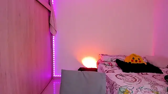 aldrinwhite online show from February 2, 7:45 pm