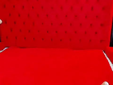 Snapshot of KateTompson_ chatting on May 22, 8:03 pm KateTompson online show from May 22, 8:03 pm