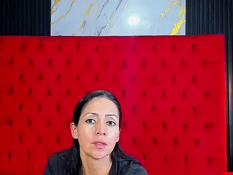 Snapshot of KateTompson_ chatting on June 7, 7:28 pm KateTompson online show from June 7, 7:28 pm