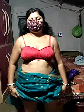 Snapshot of Mourani24 chatting on April 28, 1:37 am Mourani24 online show from April 28, 1:37 am