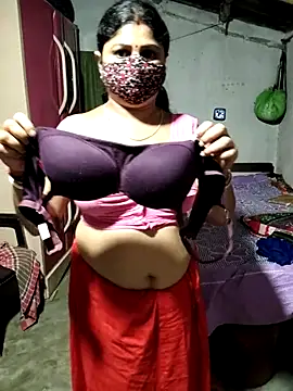 Snapshot of Mourani24 chatting on April 30, 8:57 pm Mourani24 online show from April 30, 8:57 pm