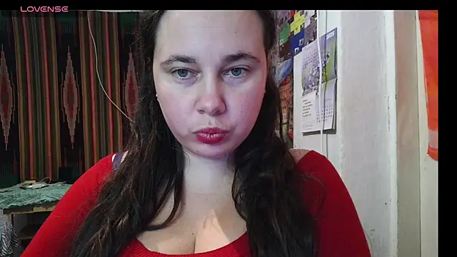 Cora Maro online show from October 11, 2:15 pm
