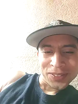 Snapshot of Mich_Stev9524 chatting on December 21, 2:24 pm Mich Stev9524 online show from December 21, 2:24 pm