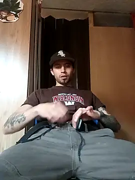 Snapshot of Mich_Stev9524 chatting on February 9, 10:58 pm Mich Stev9524 online show from February 9, 10:58 pm