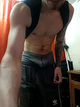 Snapshot of Mich_Stev9524 chatting on February 14, 1:02 am Mich Stev9524 online show from February 14, 1:02 am