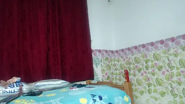 Snapshot of brillanteculo18 chatting on January 3, 10:51 pm brillanteculo18 online show from January 3, 10:51 pm