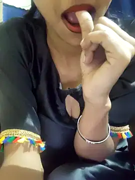 Snapshot of Miss_saniya chatting on January 19, 5:58 am Miss saniya online show from January 19, 5:58 am