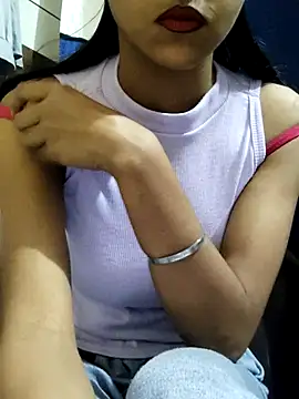 Snapshot of Miss_saniya chatting on January 21, 2:33 am Miss saniya online show from January 21, 2:33 am