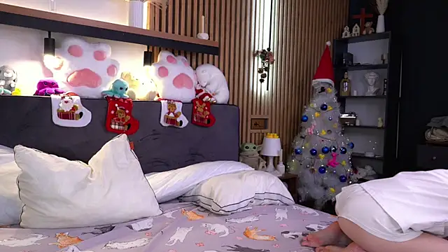 PollyBeev online show from November 28, 7:11 am