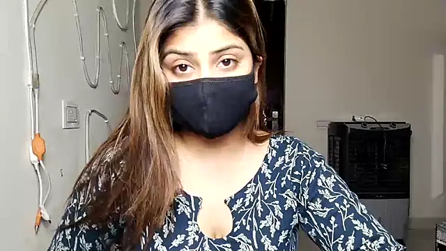 Hoty-Shivangi online show from April 4, 4:48 pm