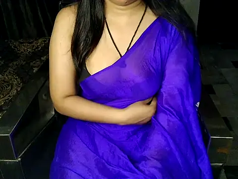 Snapshot of aarushi_sharmaa chatting on May 20, 4:24 pm aarushi sharmaa online show from May 20, 4:24 pm