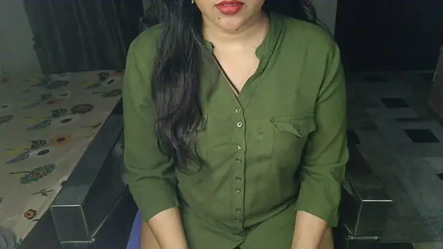 Snapshot of aarushi_sharmaa chatting on July 6, 1:19 pm aarushi sharmaa online show from July 6, 1:19 pm