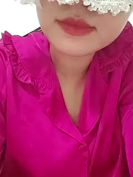 Snapshot of girldam95 chatting on May 18, 6:52 am girldam95 online show from May 18, 6:52 am