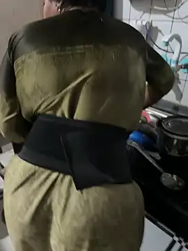 xyztopbeing online show from January 3, 2:30 pm