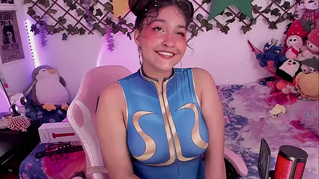 Snapshot of cutepie_uwu_ chatting on December 3, 7:11 pm cutepie uwu  online show from December 3, 7:11 pm