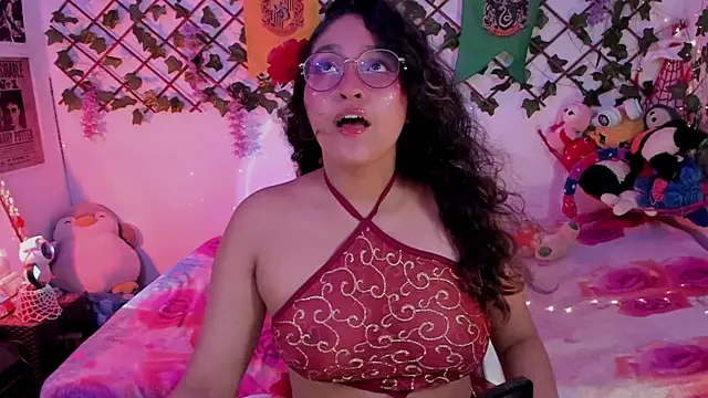 Snapshot of cutepie_uwu_ chatting on February 2, 4:37 am cutepie uwu  online show from February 2, 4:37 am