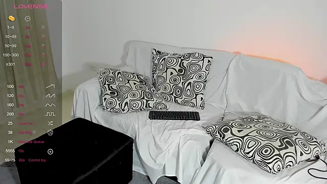 Snapshot of juanmiss chatting on March 1, 10:24 am juanmiss online show from March 1, 10:24 am