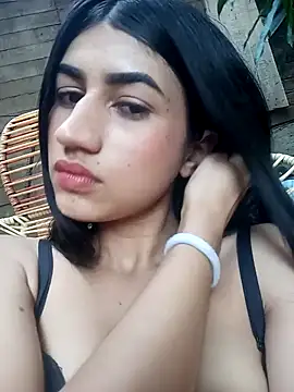 Julix A online show from January 19, 6:32 pm