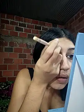 Julix A online show from December 18, 11:55 pm