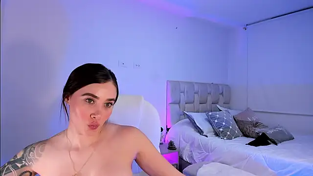 Snapshot of Lanataylor- chatting on March 11, 11:59 pm Lanataylor- online show from March 11, 11:59 pm