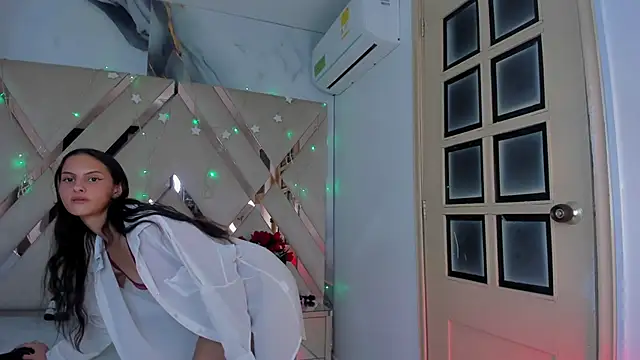 Snapshot of ninaht chatting on December 22, 9:01 pm ninaht online show from December 22, 9:01 pm