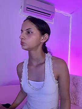 Snapshot of ninaht chatting on February 13, 9:11 pm ninaht online show from February 13, 9:11 pm